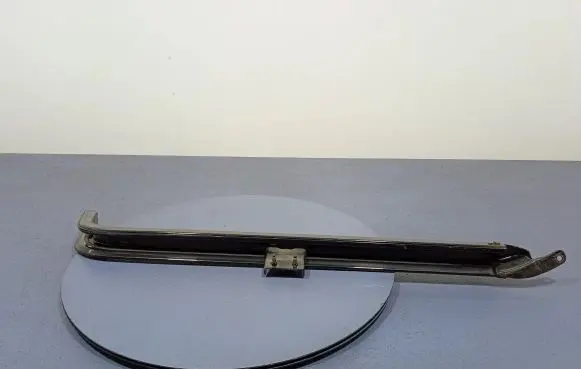 Chrysler Pacifica Side sliding door 