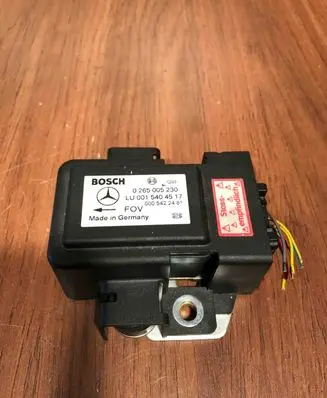 Mercedes-Benz E W210 ESP acceleration yaw rate sensor 0015404517 0265005230