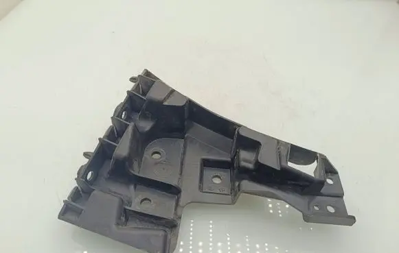 Volvo V60 Front bumper mounting bracket