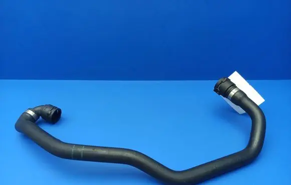 BMW 7 E65 E66 Engine coolant pipe/hose 8379979 11388318 6421837997910