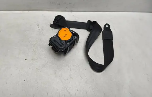 Audi Q3 8U Front seatbelt 8U0857705C