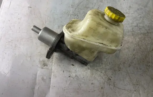 Chrysler 300 - 300C Master brake cylinder 32067327