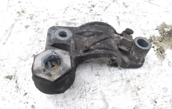 Mercedes-Benz CLS C219 Sway bar bush bracket, front A2113231226