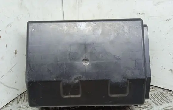 Mercedes-Benz GLE (W166 - C292) Fuse box cover A1665400180
