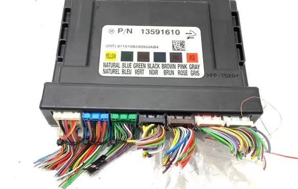 Opel Zafira C Central body control module 13591610