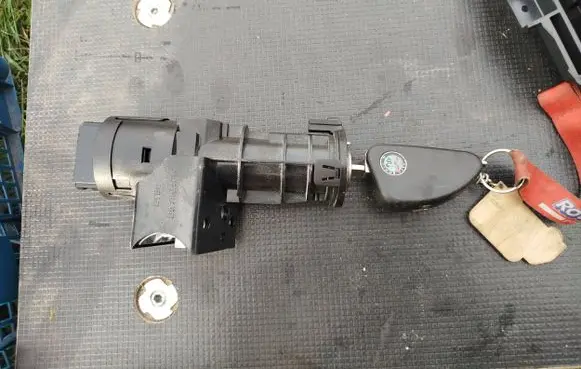 Alfa Romeo 147 Ignition lock 46742880 B365