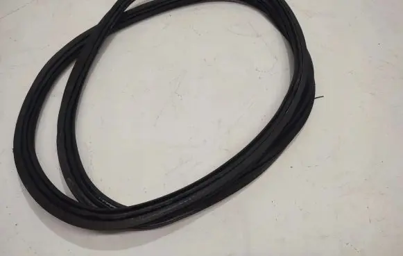 Citroen DS5 Trunk rubber seal (body) 