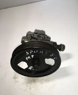 Mitsubishi Pajero Sport I Power steering pump MR374897 8911A090