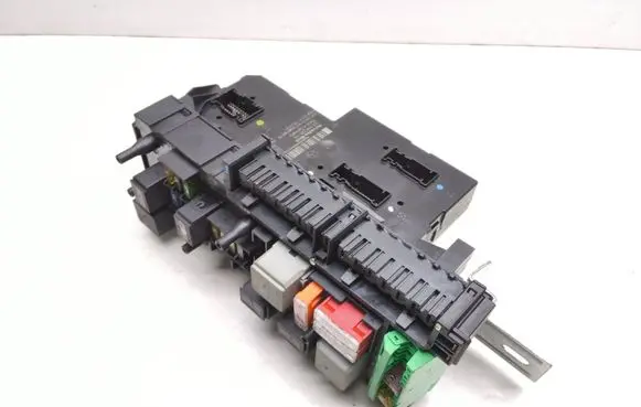 Mercedes-Benz GLK (X204) SAM control unit 2049001402 5DK00922576 2045459032