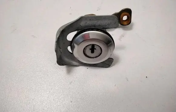 Peugeot Partner Coupe door lock (next to the handle) 