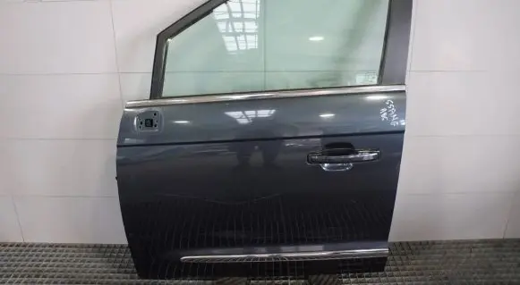 SsangYong Rodius Front door