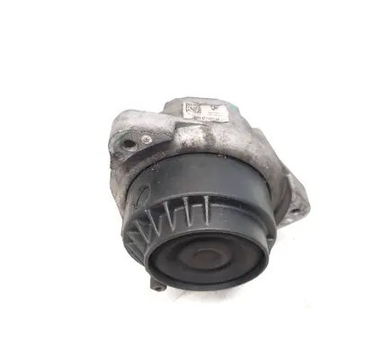 Engine mount bracket
