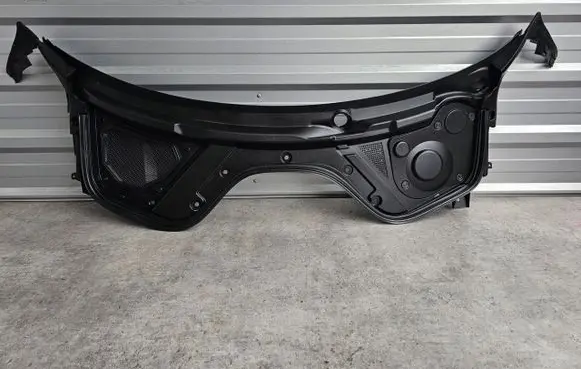 Maserati GranTurismo Wiper trim 670296282