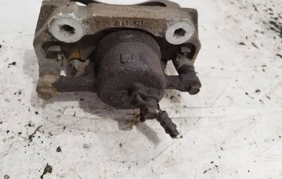 Lexus IS 220D-250-350 Front brake caliper