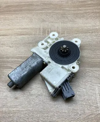 Toyota Avensis T250 Rear door window regulator motor 999060101 992045100