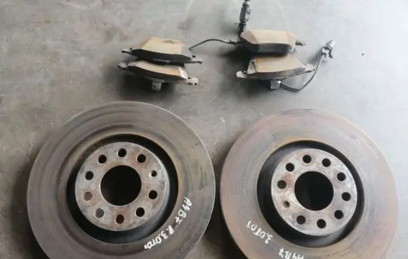 Audi A4 S4 B7 8E 8H Rear brake disc