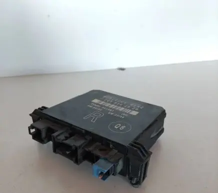Mercedes-Benz C W203 Door control unit/module 2038200826 351391
