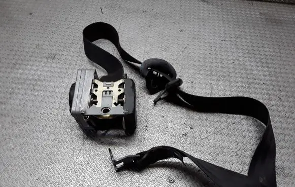Skoda Octavia Mk1 (1U) Front seatbelt 1U4857702C