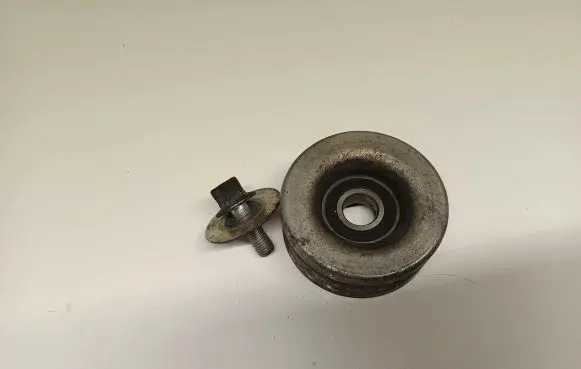 Subaru Outback (BS) Alternator belt tensioner pulley 