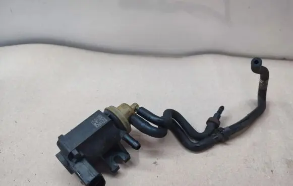 Volkswagen Tiguan Turbo solenoid valve 1K0906627B