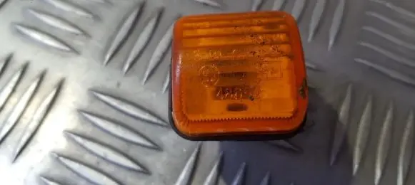 Front fender indicator light