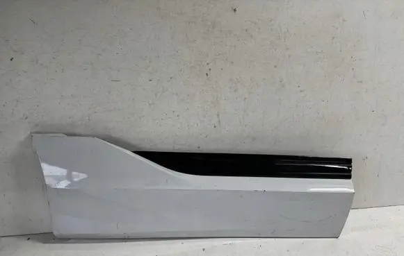 Audi e-tron Side skirt rear trim 4KE853970