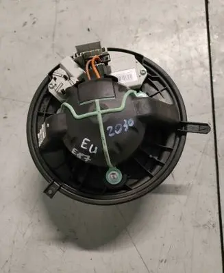 BMW 1 E81 E87 Fan control module 