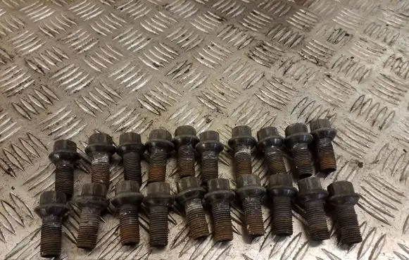 Mercedes-Benz B W246 W242 Nuts/bolts 