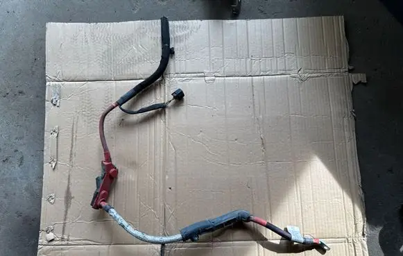 Land Rover Range Rover Velar Positive cable (battery) J8A214305DB