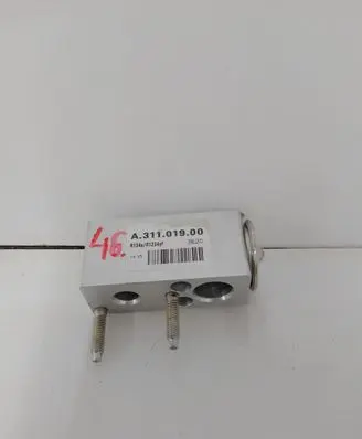 Opel Grandland X Air conditioning (A/C) expansion valve A31101900