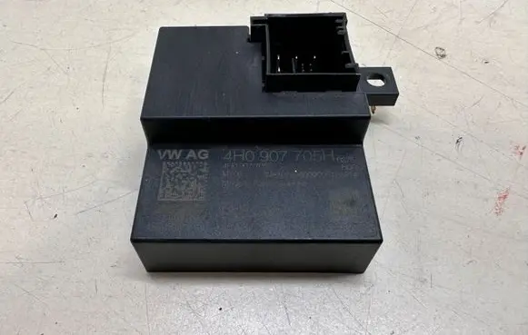 Volkswagen Touareg II Steering rack control module 4H0907705H 4H0907705C