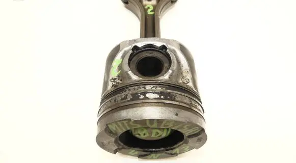 Mitsubishi ASX Piston with connecting rod M174