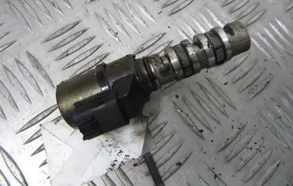 Nissan X-Trail T30 Camshaft vanos timing valve 