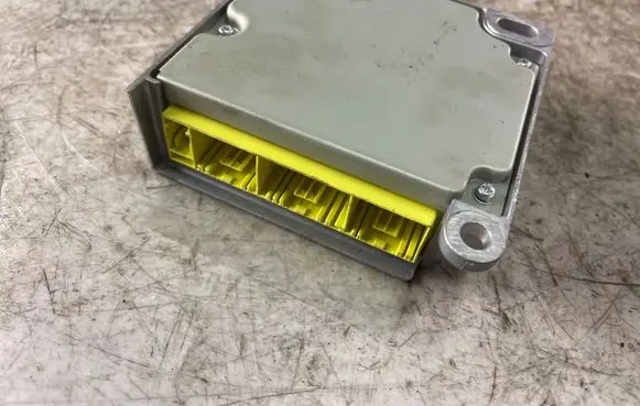Mitsubishi Grandis Airbag control unit/module Mn141401