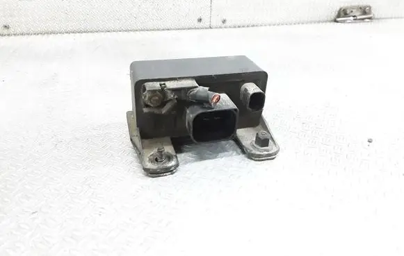 Mercedes-Benz C W203 Glow plug pre-heat relay