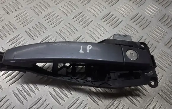 Opel Zafira B Front door interior handle