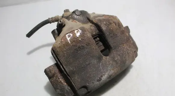 Volkswagen Jetta VI Front brake caliper