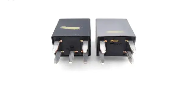 Opel Insignia B Other relay 13500114 13500128