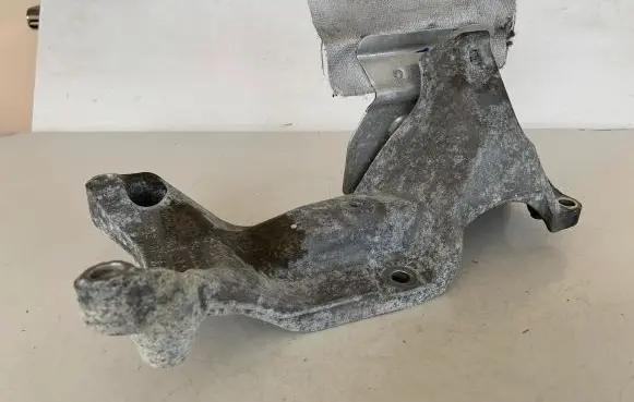 Audi A6 S6 C7 4G Engine mounting bracket 4G0199307H 8K0199387T