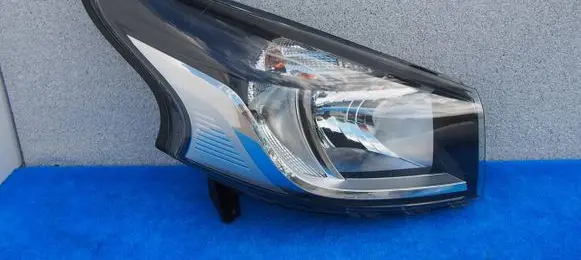 Renault Trafic III (X82) Headlight/headlamp 260105469R