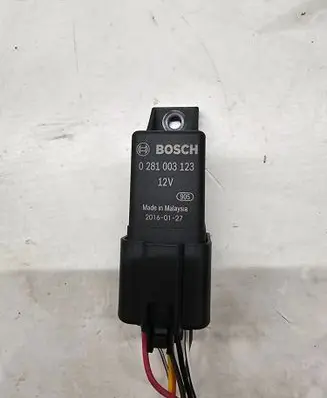 Jaguar XF Glow plug pre-heat relay 0281003123