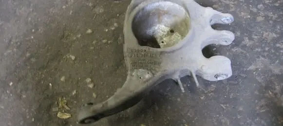 Audi A6 S6 C6 4F Front lower control arm/wishbone 4F0505312L