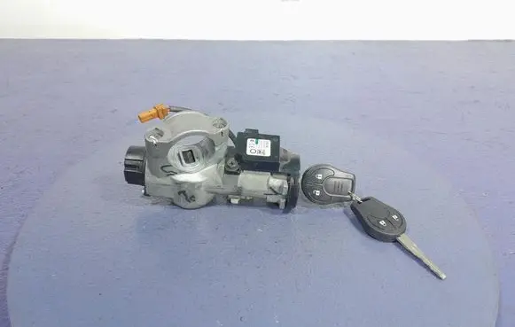 Nissan Micra C+C Ignition lock 