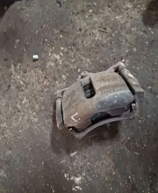 Skoda Superb B8 (3V) Front brake caliper