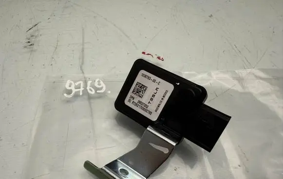 Sensor