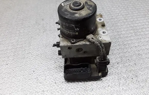 Volkswagen Golf IV ABS Pump 1J0907379P