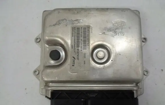 Fiat Doblo Engine control unit/module 51879337