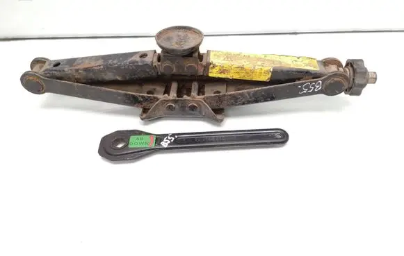 Mercedes-Benz Vito Viano W639 Lift Jack A6395800218 4145810049