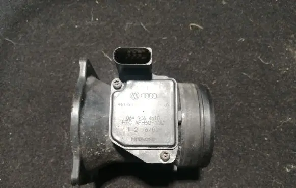 Audi A4 S4 B5 8D Mass air flow meter 06A906461B