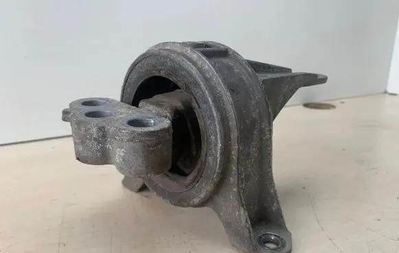 Opel Zafira A Engine mount bracket V05630 DCTH AL226